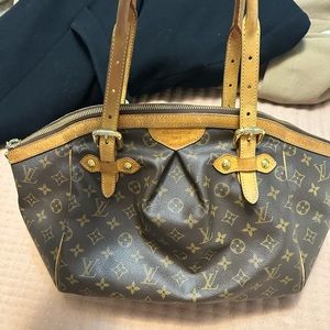 Louis Vuitton Tivoli GM Handbag